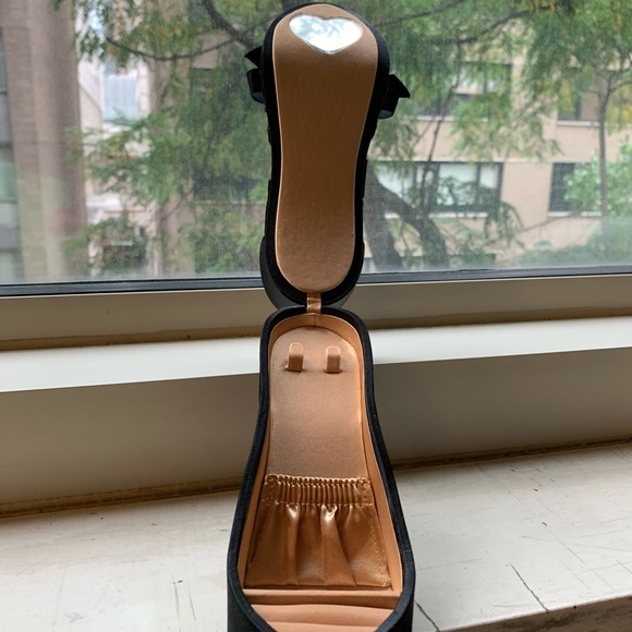 Pink Heart Designs Jewelry Shoellery Box - Picture 4 of 4